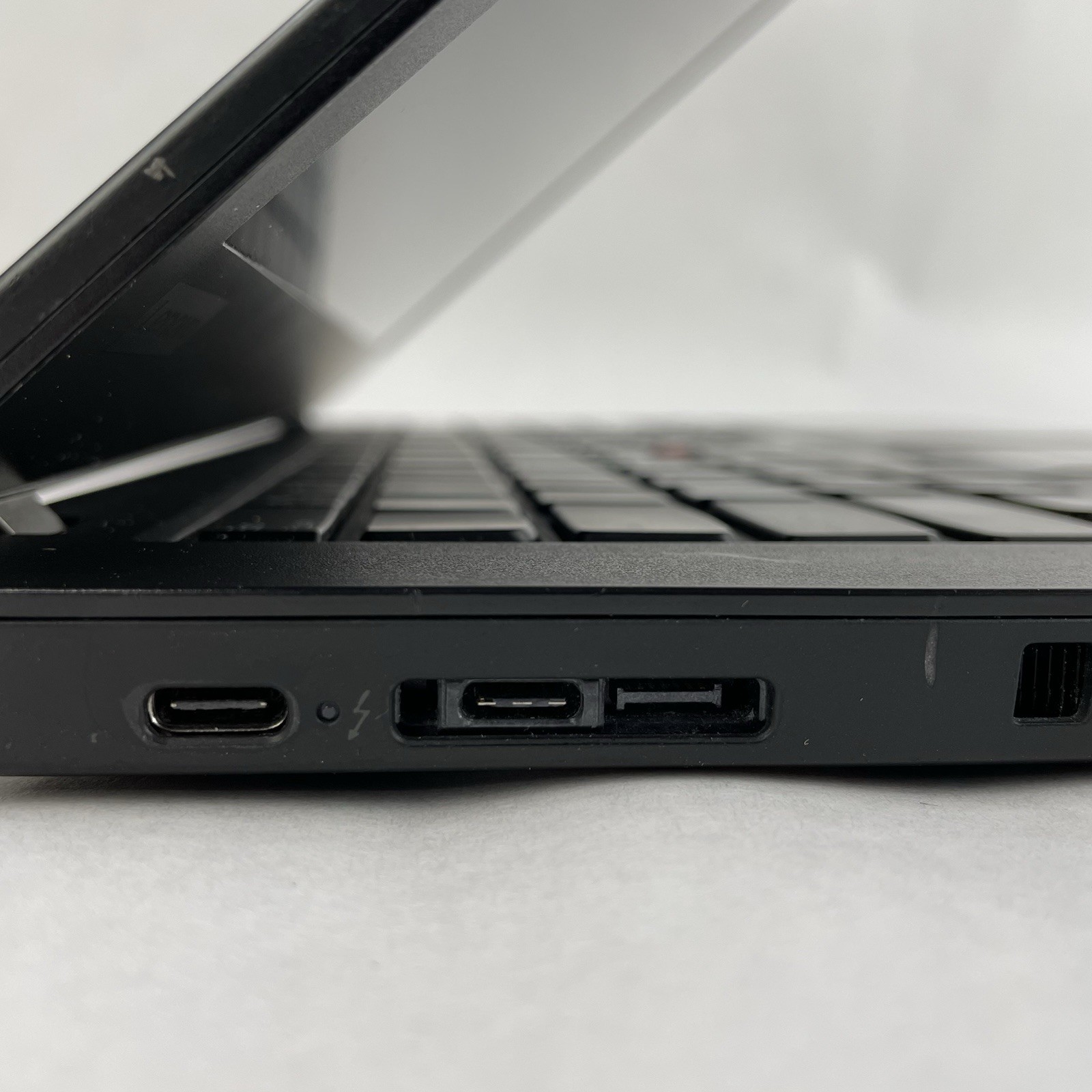 Lenovo ThinkPad T480 14″ i5-8350U 1.70 GHz 8 GB RAM No SSD/OS/AC/Batt – READ