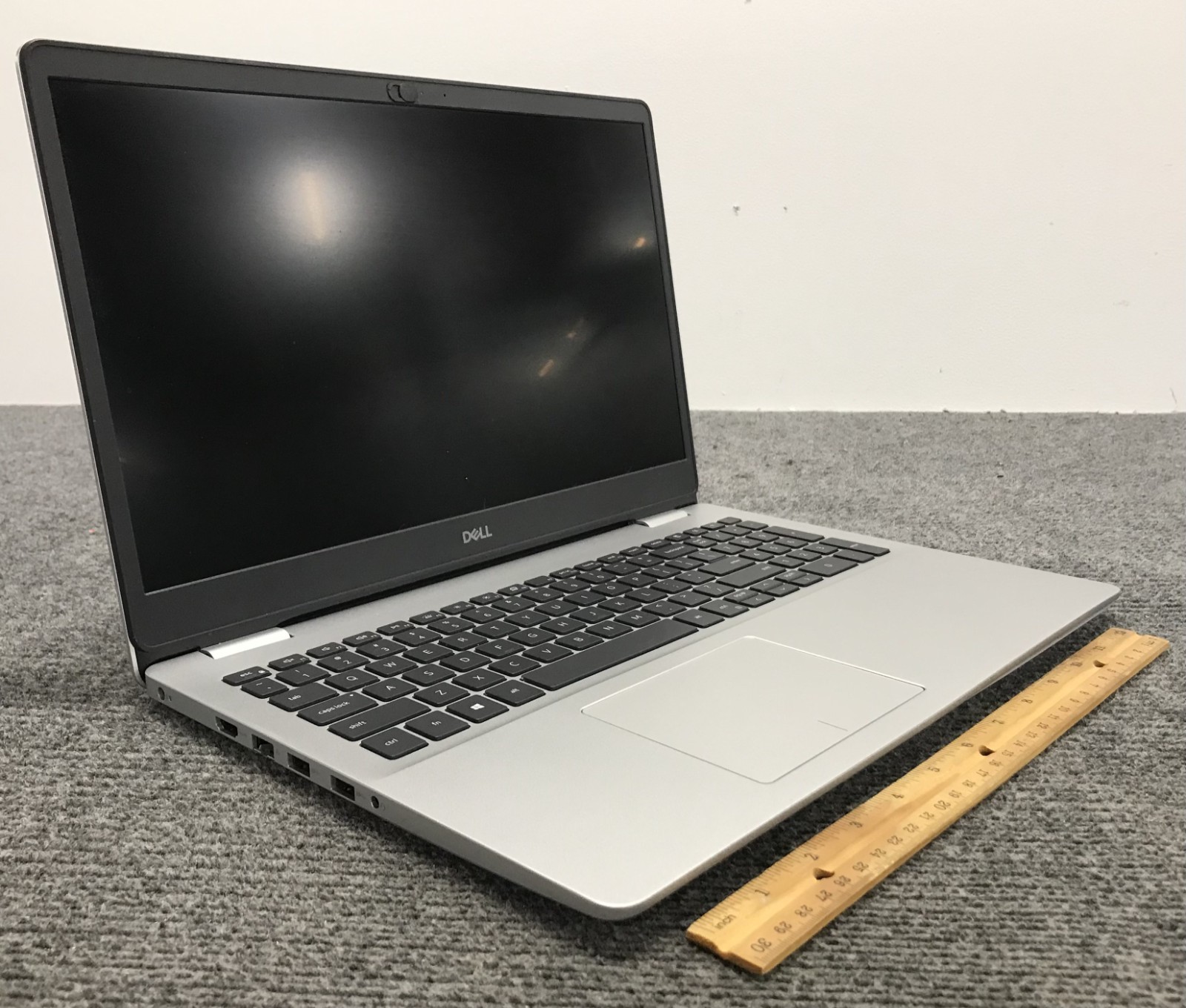 Dell Inspiron 5593 15.6″ Laptop i7-1065G7, No RAM/Storage, As Is