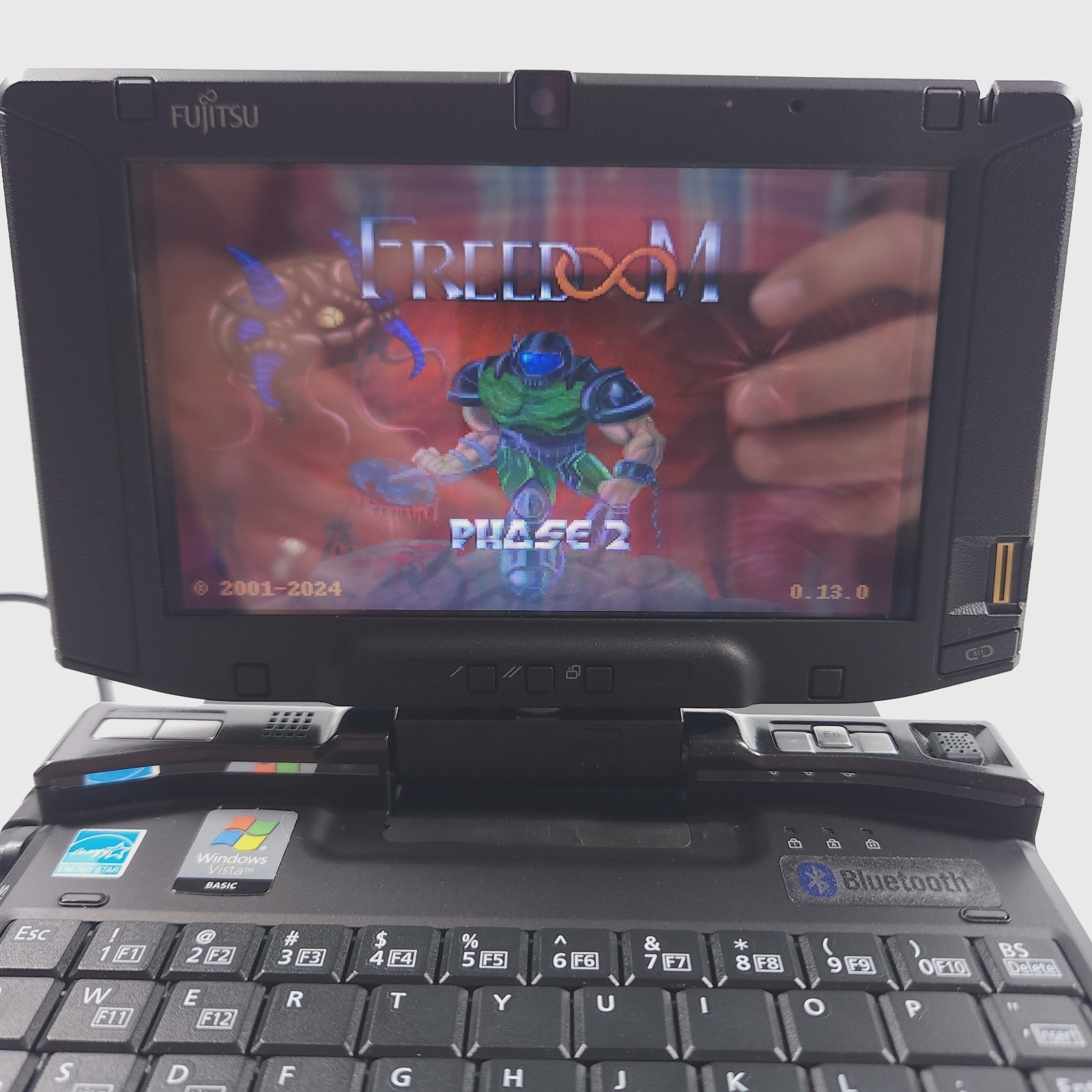 Retro Gaming Laptop Fujitsu U810 Intel 800 MHz 1 GB RAM 35 GB HD Windows XP Pro