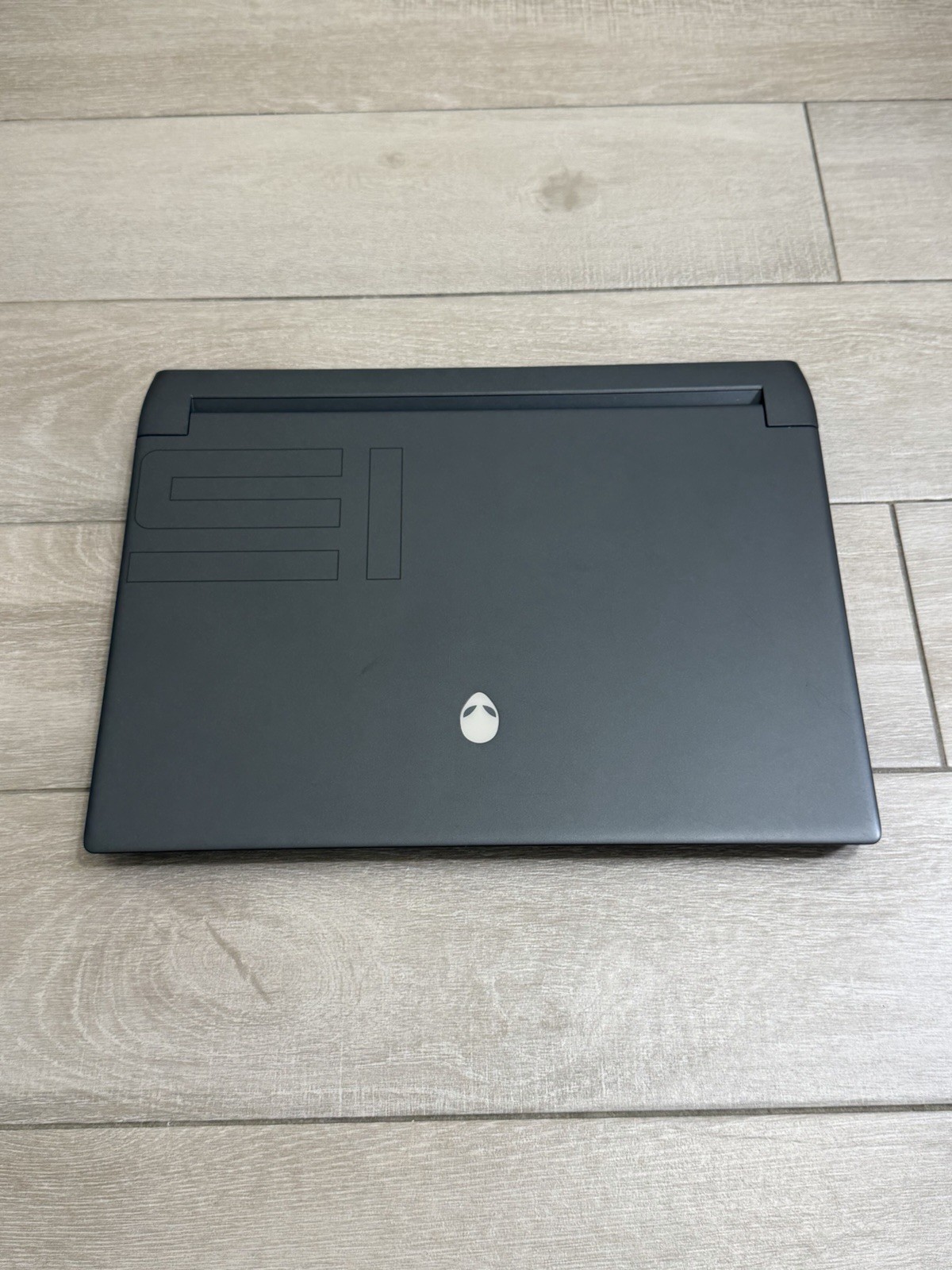 “READ”Alienware M15 R7 AMD Ryzen 7 6800H GeForce RTX 3060 16GB RAM 512GB NVMe