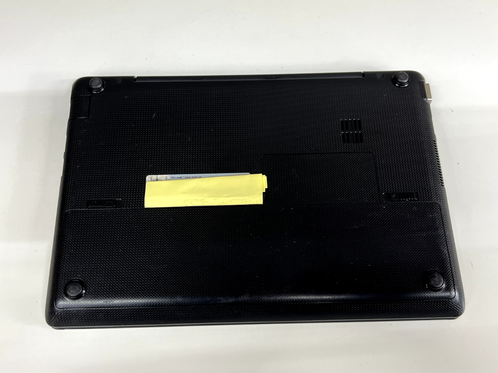 ASUS Eee PC 1018P 10.1″ Netbook — 160 GB HDD — No OS Installed