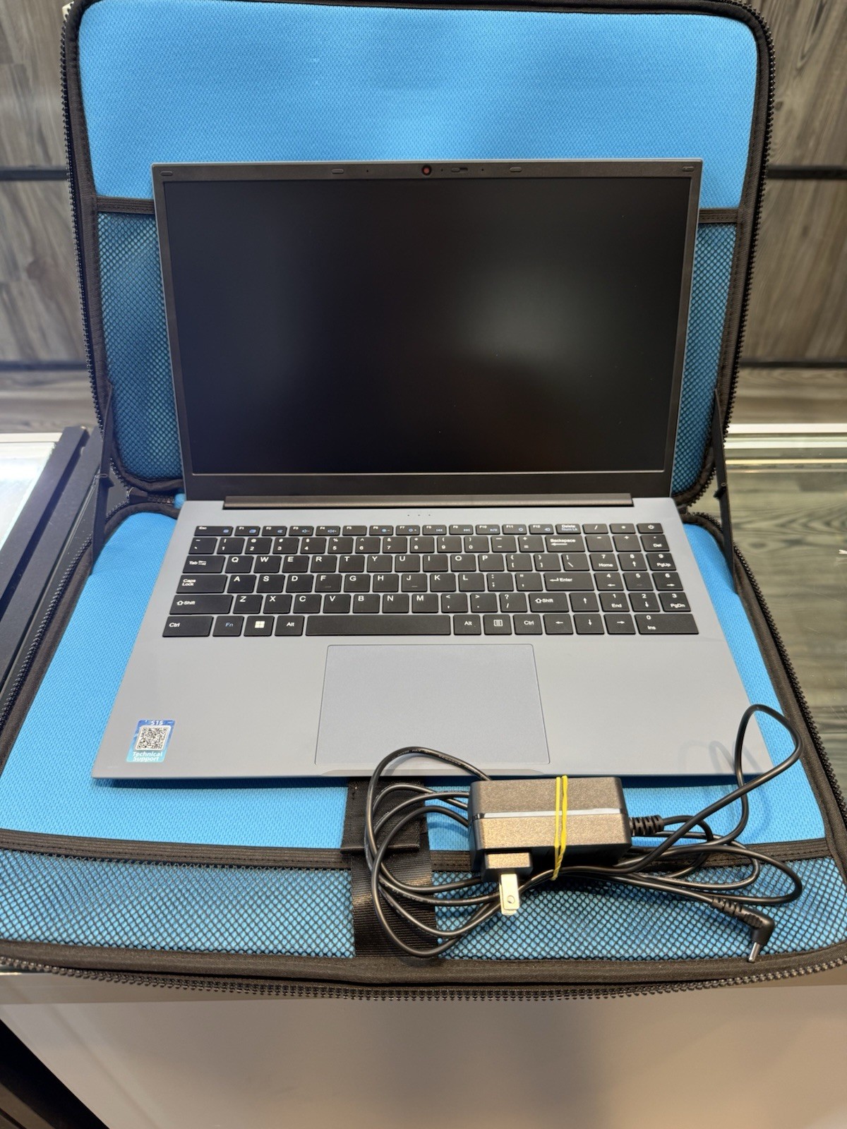 SGIN 15.6″ Laptop Win11 PRO Intel N5100 16GB RAM 1TB SSD W Case
