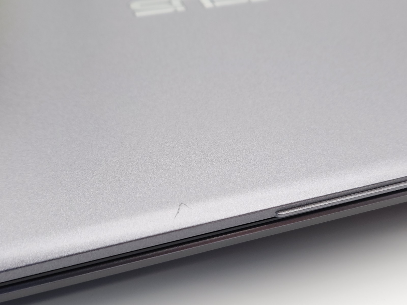 ASUS Vivobook 15 F512DA, AMD Ryzen 3 3200U, 12GB RAM, 512 SSD, Win 11 home