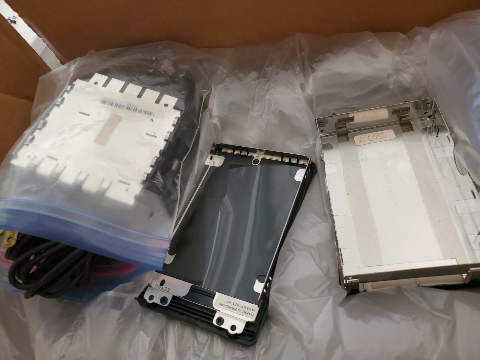 Three Old Laptop lot for parts Dell / HP