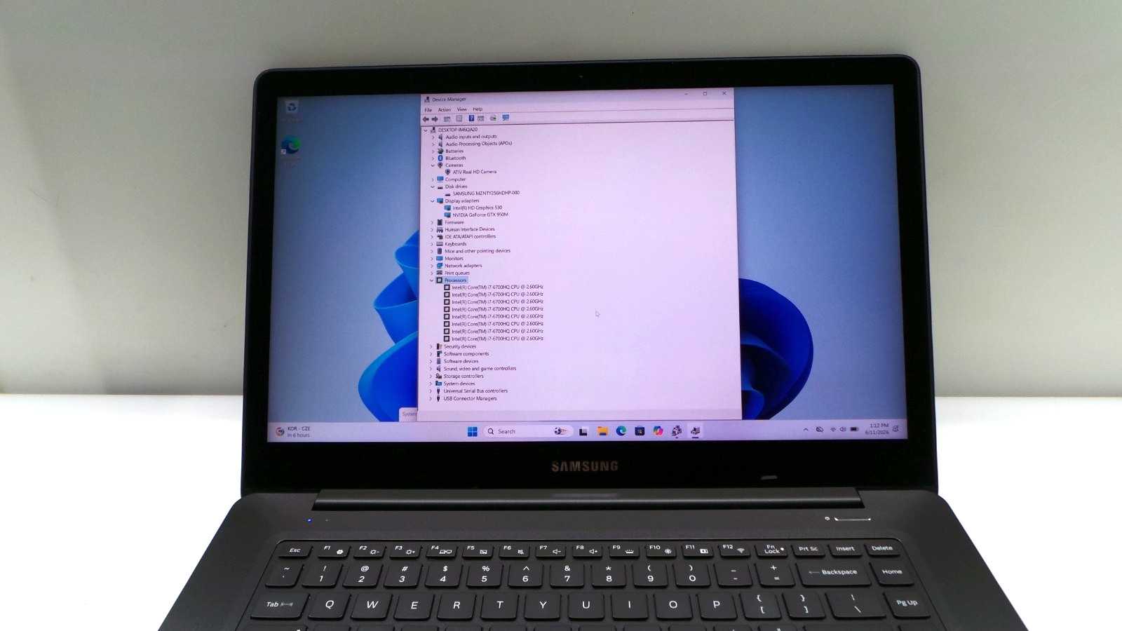 Samsung Notebook NP940Z5L | 15.6″ | i7-6700HQ | 8GB 256GB SSD | Touchscreen