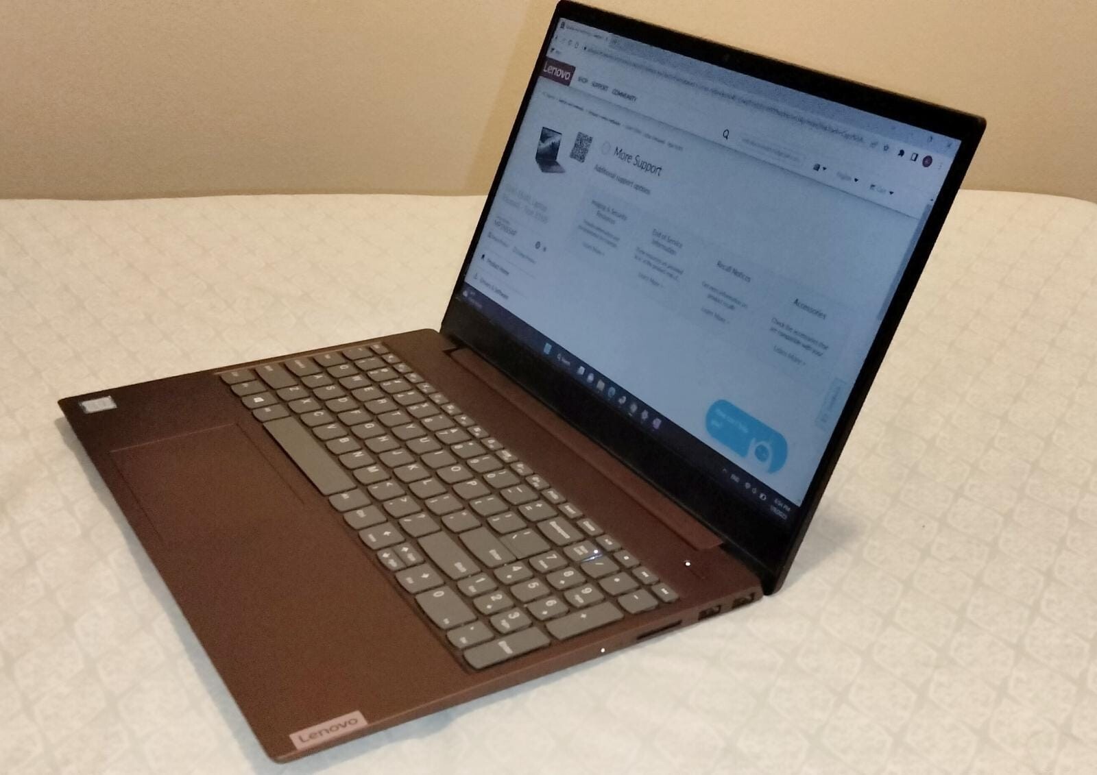 Lenovo IdeaPad S540-15IWL 15.6 intel i7-8565U/12GB DDR4/250GB SSD&480GB HDD