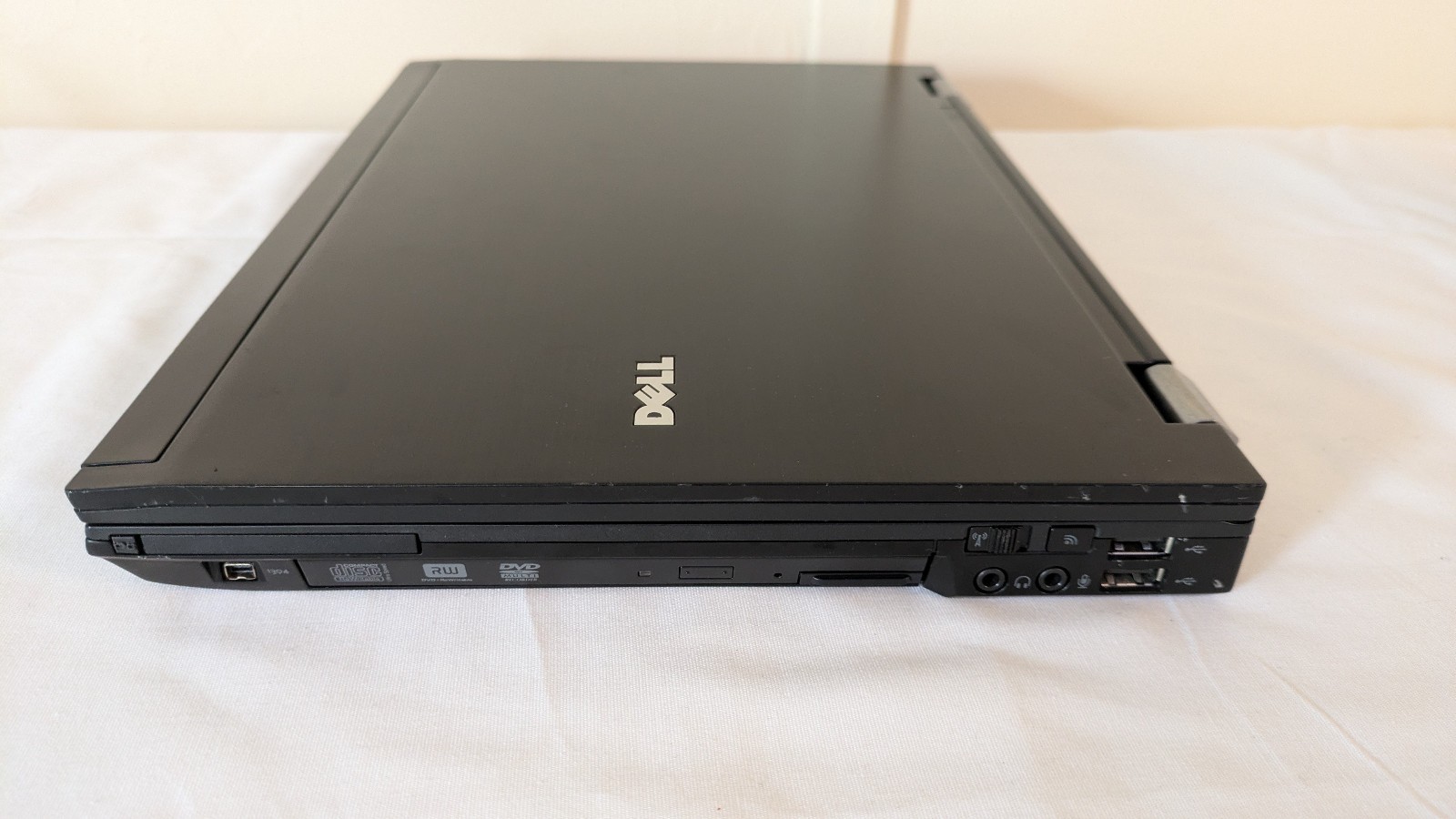 Dell Latitude E6400 Laptop 14″ Intel C2D 2.53GHz 2GB RAM 320GB HDD Windows XP