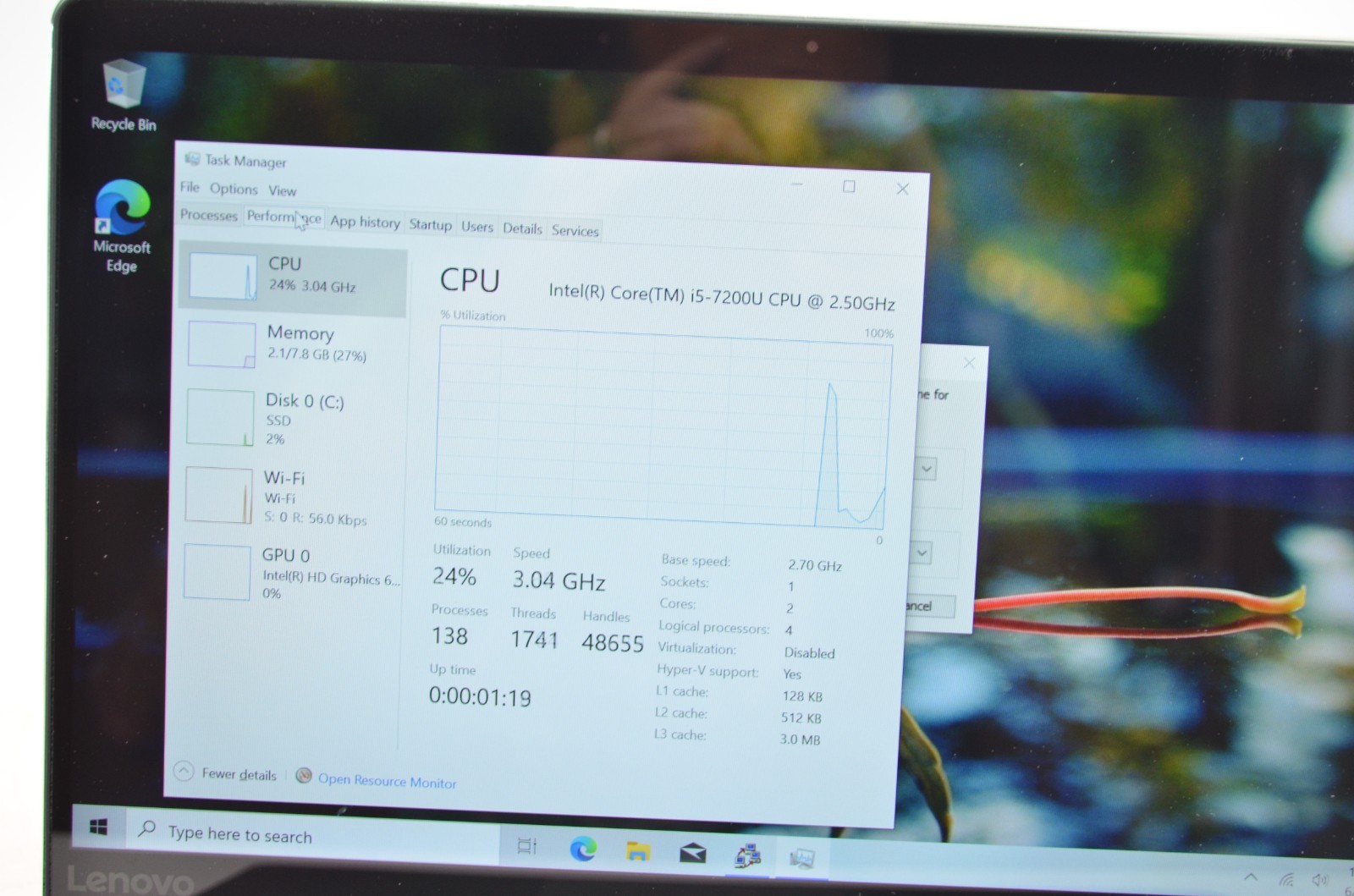 Lenovo Yoga 710-14IKB 2-in-1 2.5 GHz i5 8GB 256GB SSD 14″ Touchscreen Windows 10