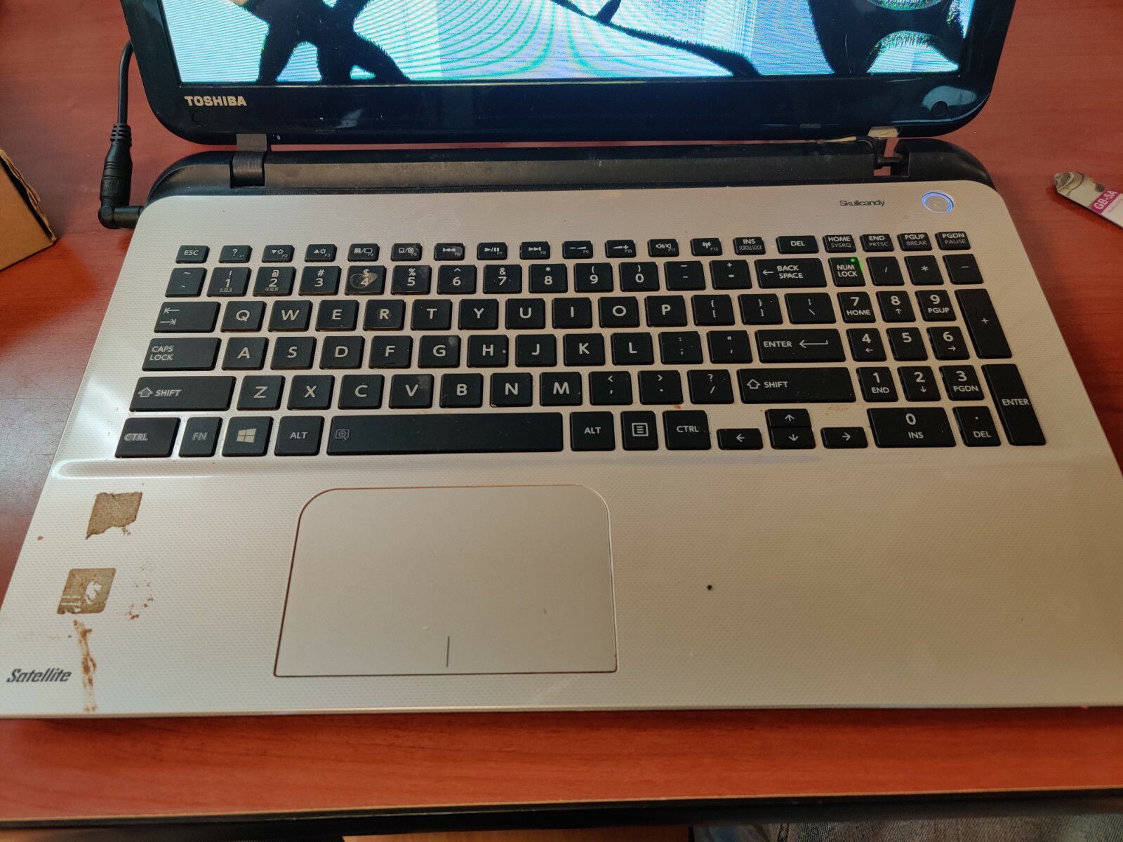 Toshiba L55-B5338, Damaged LCD Assembly, Selling for Parts or Repair, Read Info