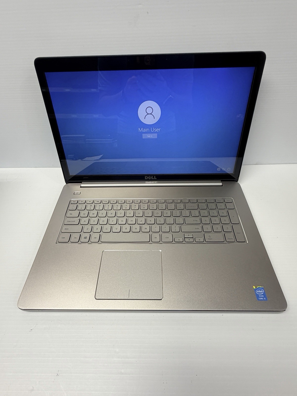 Dell Inspiron 17 7737 – Intel i5-4200U | 8GB RAM | 256GB SSD | 17.3″ | Win10
