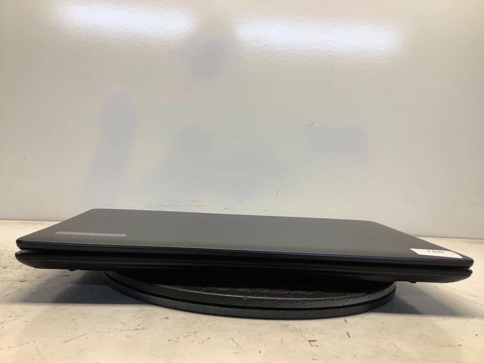 eMachines eME443 AMD C-50 1000MHz 2 GB NO HDD