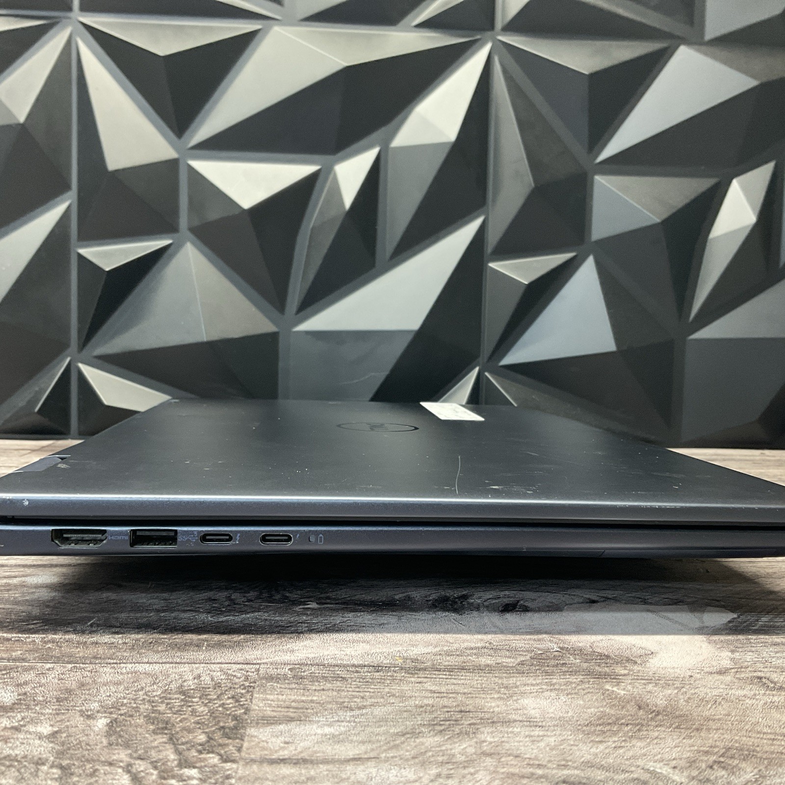 Dell Inspiron 16 7640 2-in-1 / Core Ultra 7 / 32GB / No POST / No SSD / M5