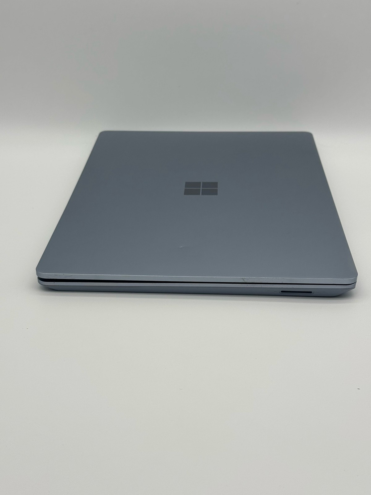 Microsoft Surface Laptop DAG-00001 Intel Core i5 8GB RAM 256GB Platinum