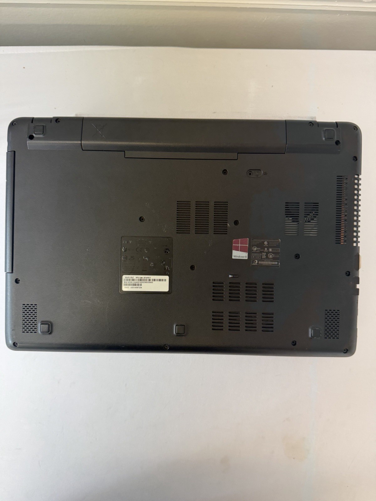 Acer E 571-Z5WAH Laptop – Good Screen – Intel i3-4030U – Read Des