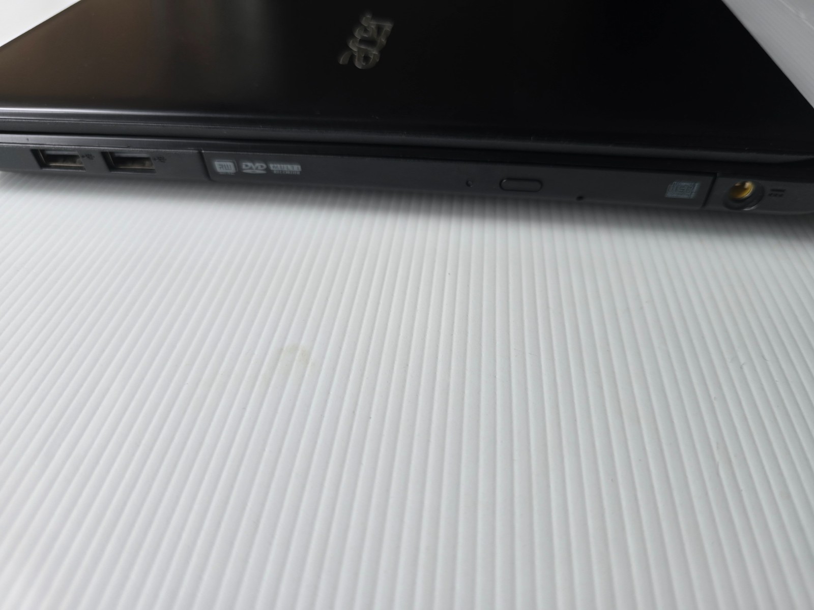 Acer Aspire E 15 – E5-571G-55F7 Laptop