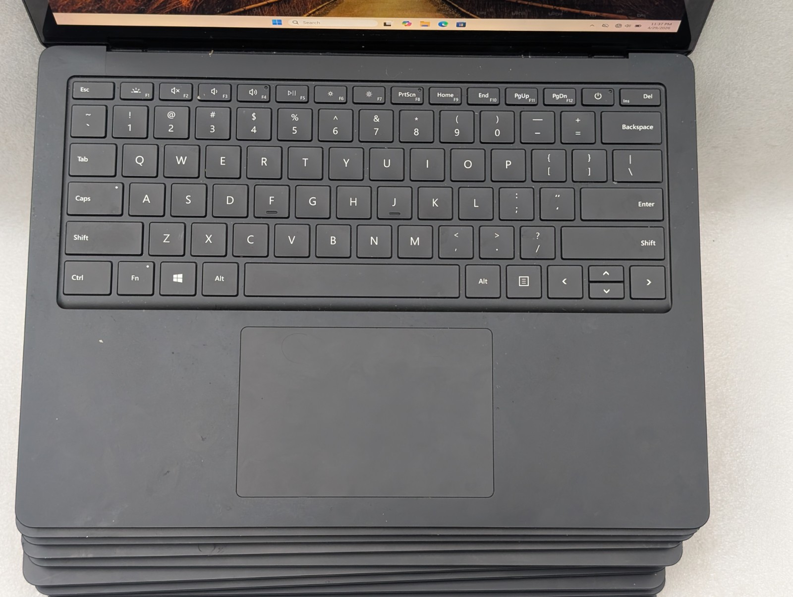 Lot 32x Microsoft Surface Laptop 3 4 Go 1943 1958 1951 Pro 7 1960