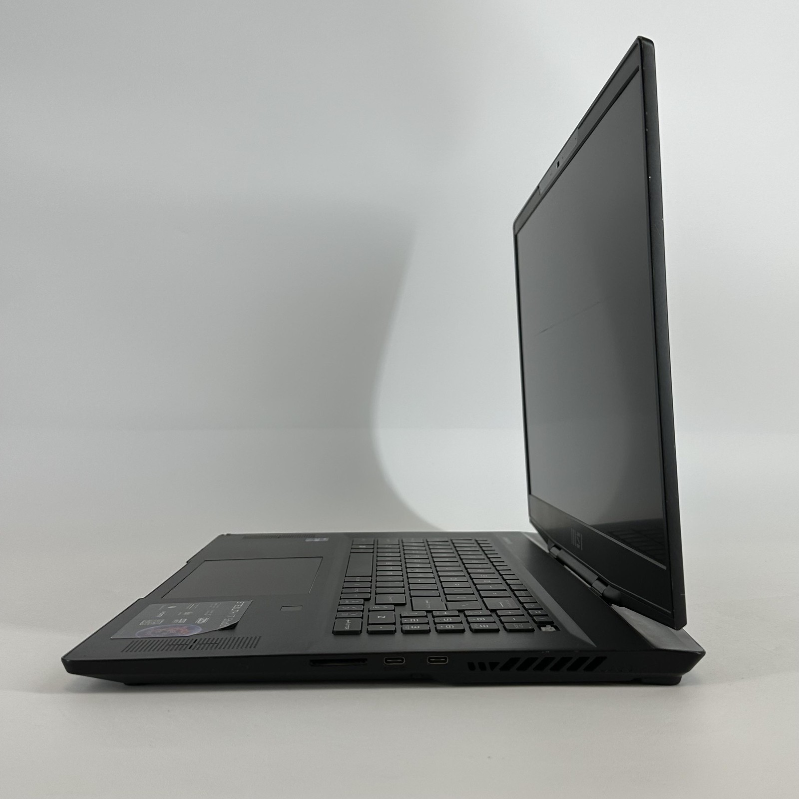 MSI Stealth 17 Studio 17.3 2K 2.6 GHz i9-13900H 64GB 1TB SSD RTX 4090 Good