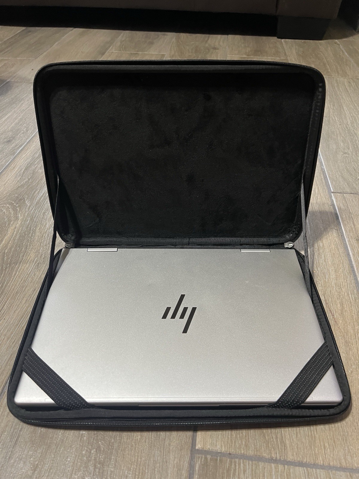 HP Envy x360 14-es1023dx 14″ 16gb 512gb SSD Core 7 150u 5.4GHz Win11h