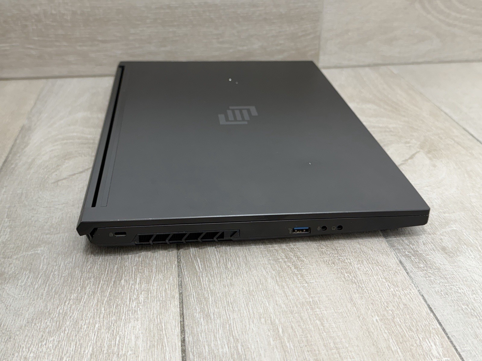 MAINGEAR Vector Pro 2 Gaming Laptop Ryzen 9 6900HX 16GB RAM 512GB SSD RTX 3070