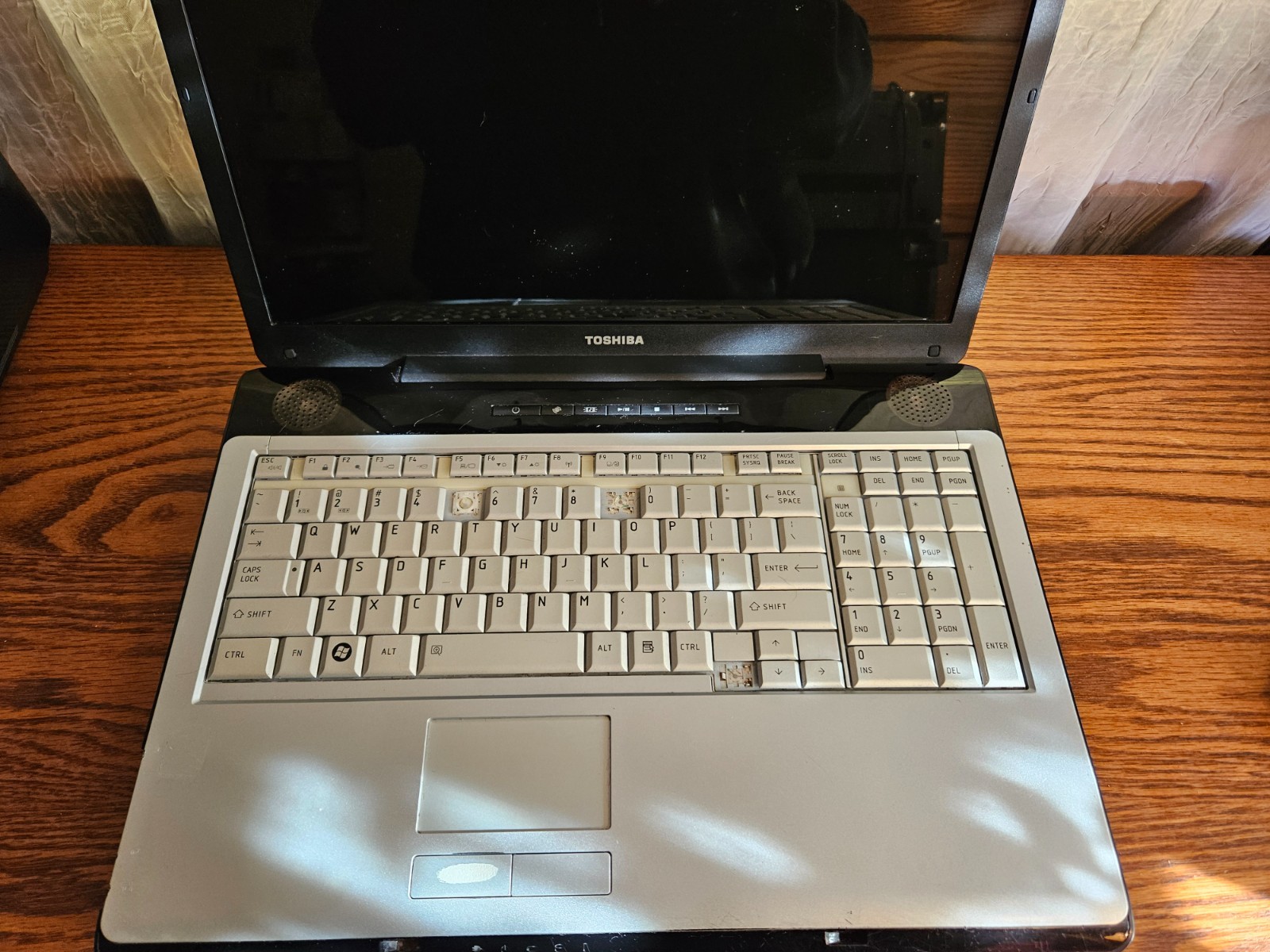 Toshiba Satellite Laptop P205-S6267 w/Power Adapter Working As Is No HDD