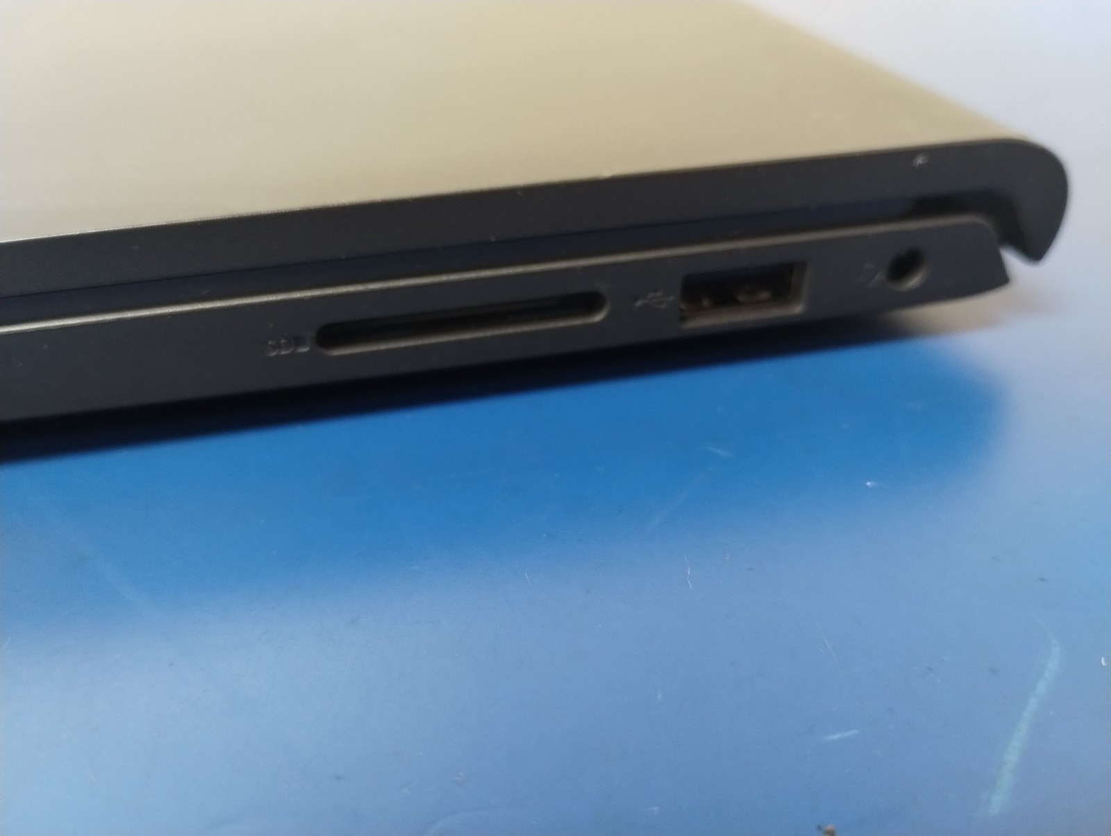 DELL 15 DC15255 G8MK9, AMD Ryzen 7 7730U, 2.00 GHz, 16 GB RAM 512 GB NVMe SSD
