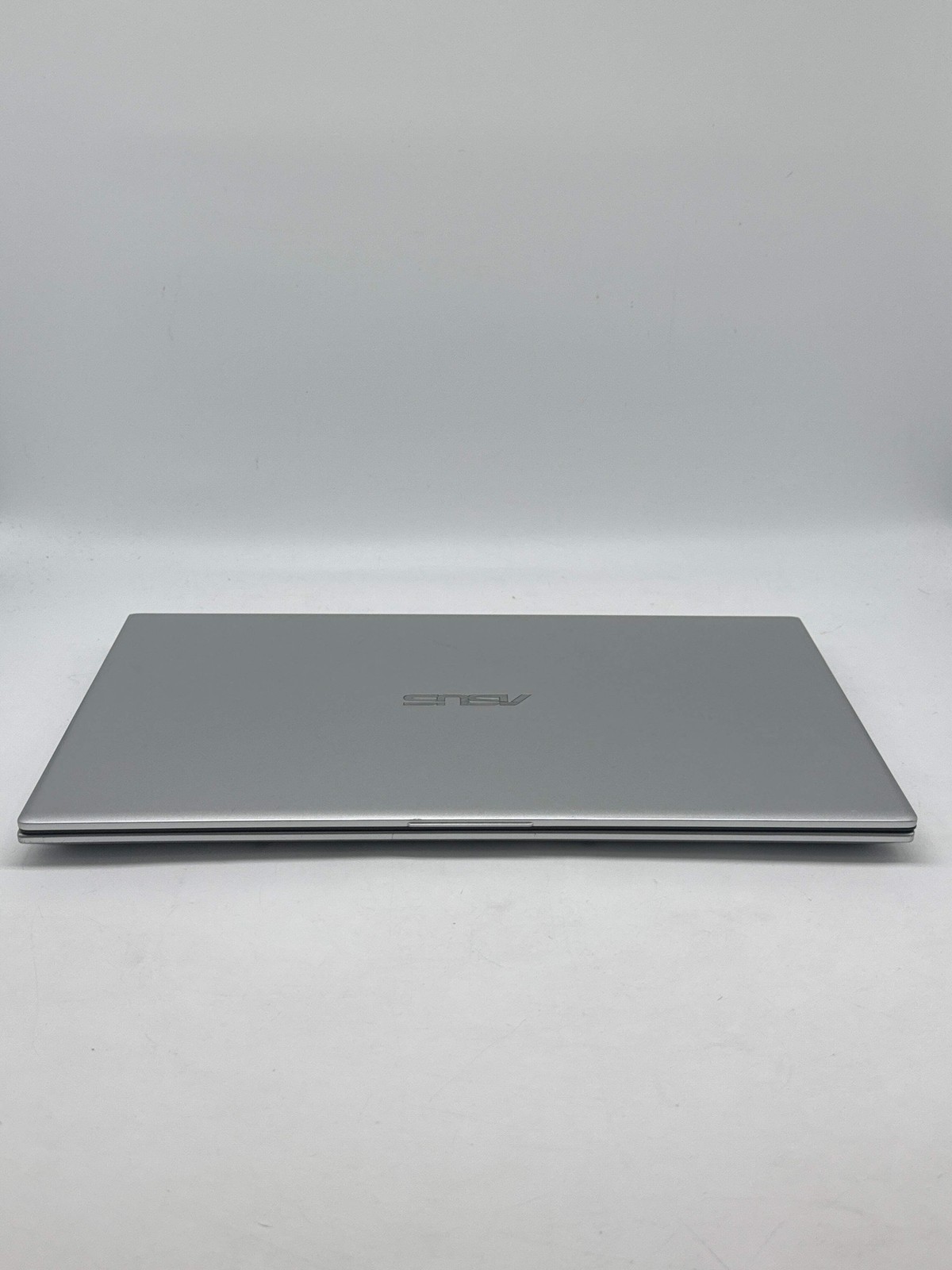 ASUS VIVOBOOK x512d Ryzen 7 3700u 12GB RAM 512GB SSD Windows 11