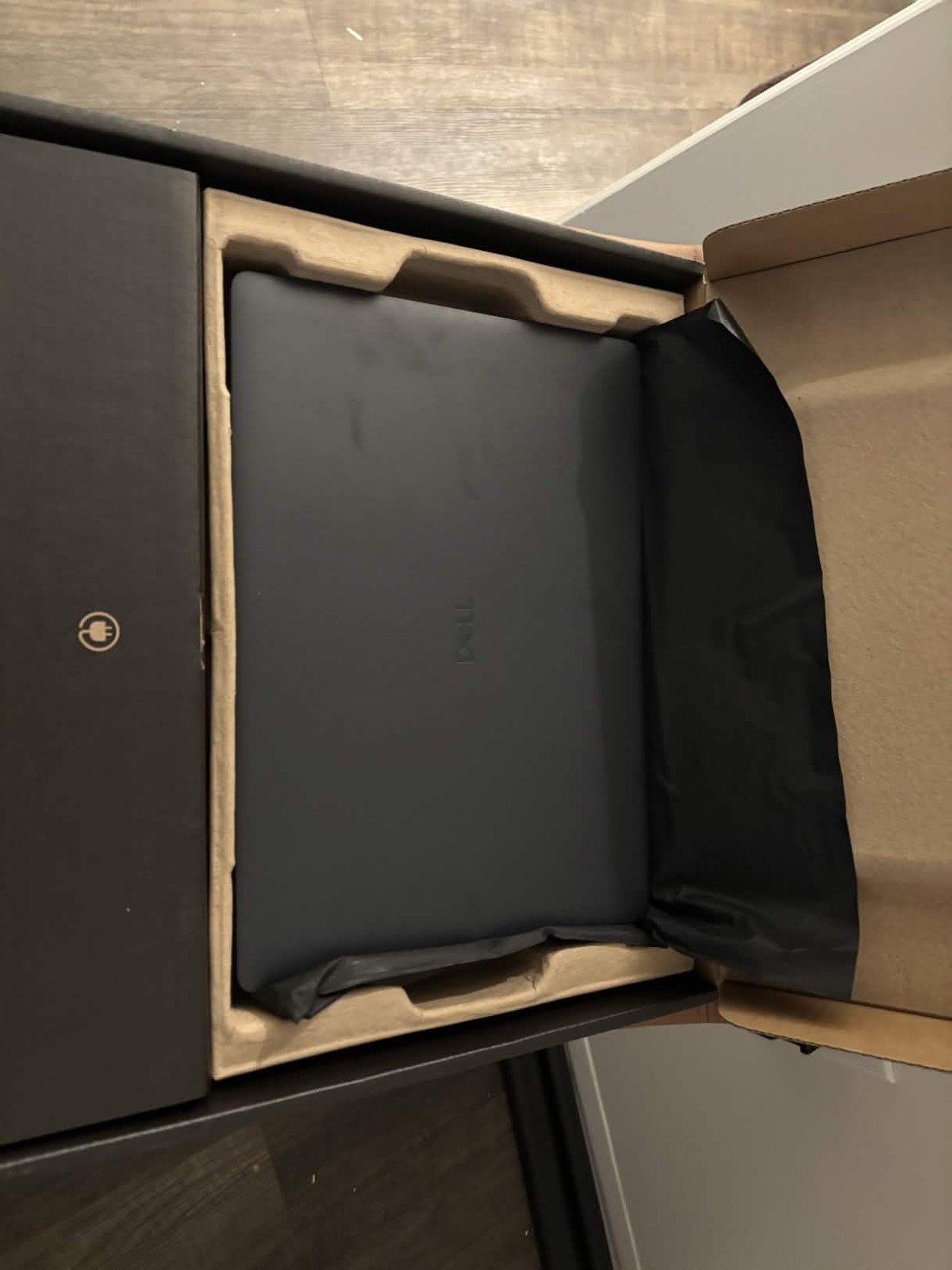 Dell Pro 14 Laptop 512 GB, SSD, Intel® Core™ 7 150U (10 cores, up to 5.4 GHz),