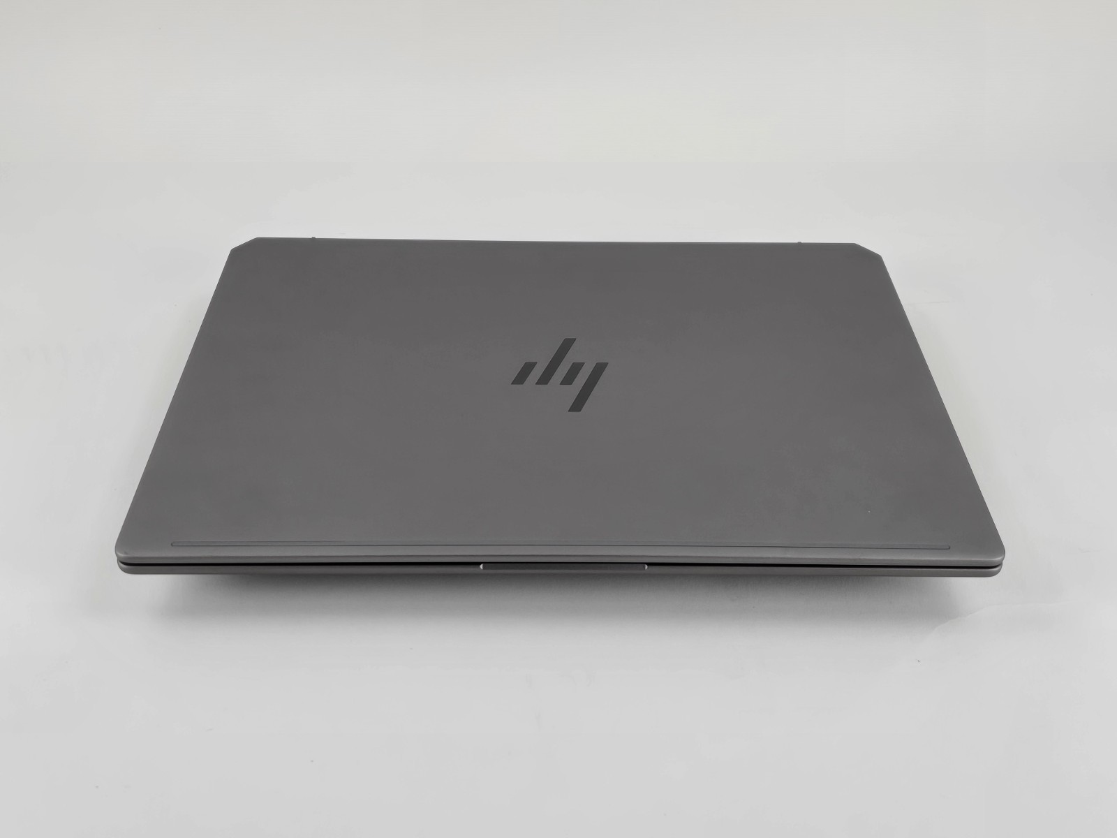 HP OmniBook Ultra 14″ 2.2K Touch, AMD Ryzen AI 9 365, 32GB RAM, 1TB SSD – Good