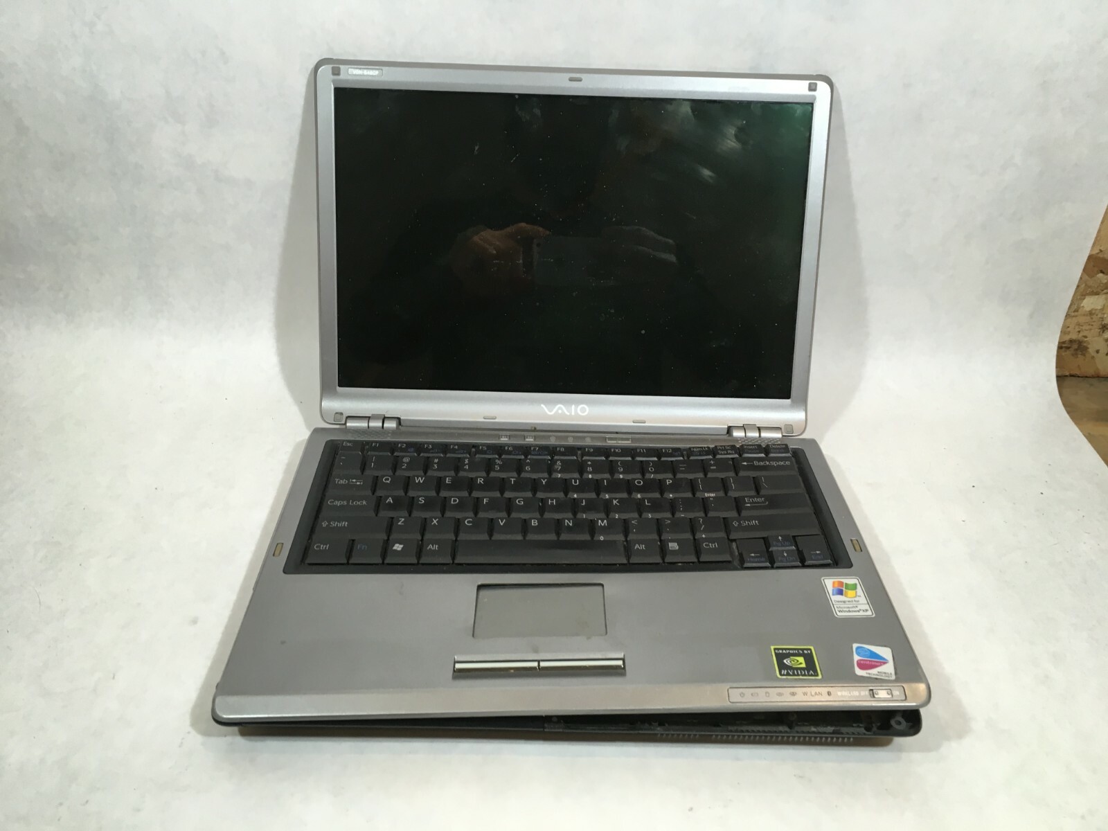 Sony Vaio Case Damage Bad Screen For Parts or Repair -FT
