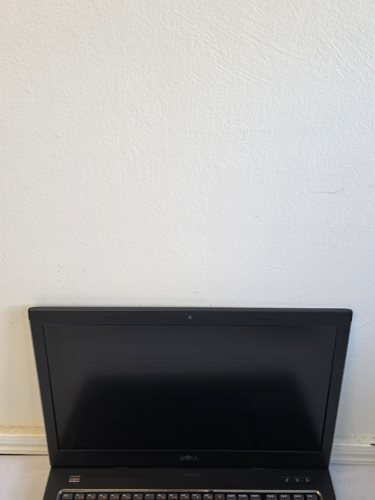 Dell Vostro 3750 Laptop – Intel i5-2450m – 8GB RAM – 1TB HDD – BAD BATT – Win 10