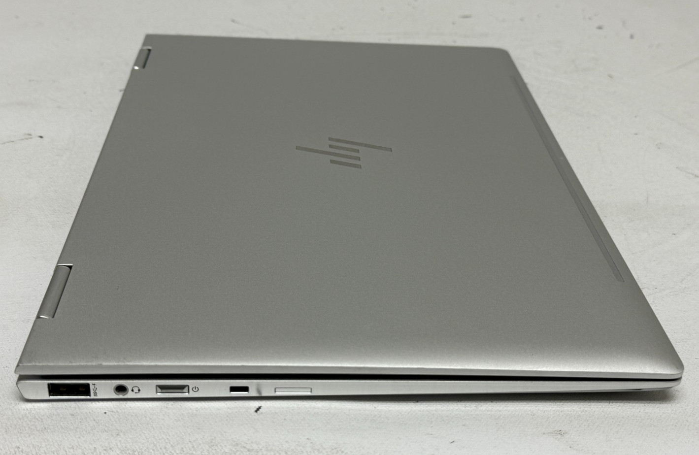 HP EliteBook x360 1040 G6 2in1 14″ (i5-8365u – 8GB RAM – 256GB SSD – Win11Home)