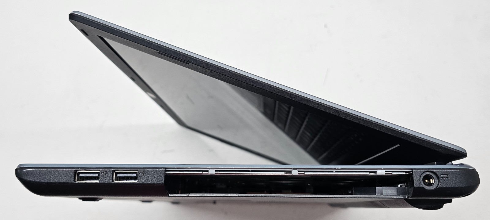 Acer Aspire E15 E5-571-38KI Laptop Intel Core i3-4005U 4GB Ram NO HD/OS (FL)
