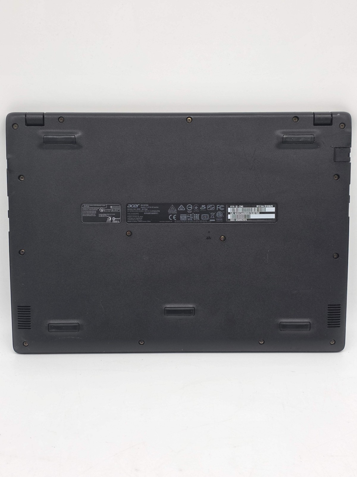 Acer Aspire 1 14″ Celeron N4000 4GB 64GB SSD Laptop Parts Only (Bad Battery)