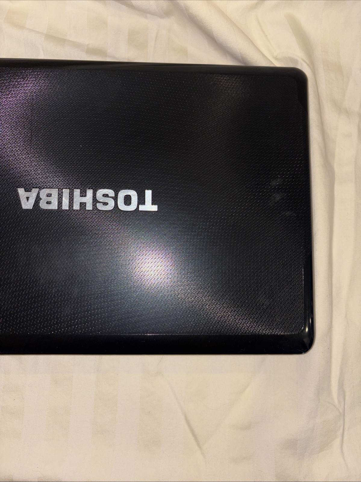 Toshiba Satellite A665-S6080 _ i3-M370 @ 2.4 _ 4GB RAM _ 500 GB_ windows 10 home