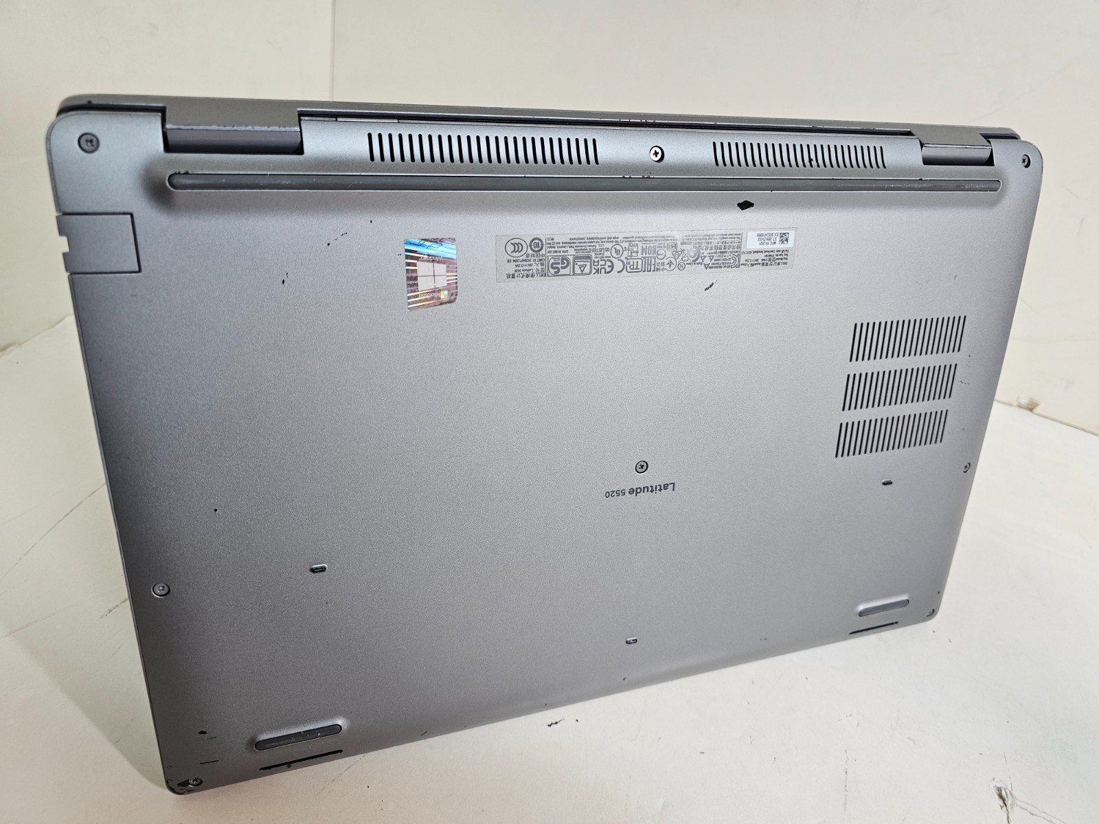 Dell Latitude 5520 Laptop – 2.6 GHz i5-1145G7 16GB 512GB 15.6″ Touchscreen SP31