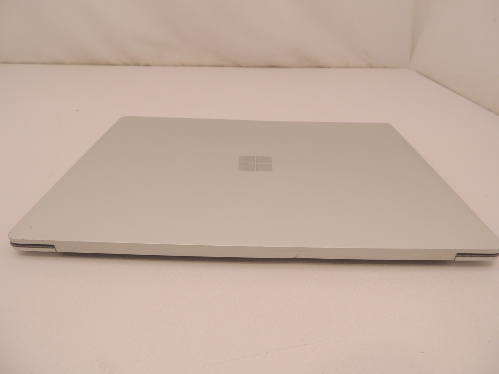 Microsoft Surface Laptop 1st Gen 1769 i5 7300U 8GB 128GB Windows 10 Pro Laptop