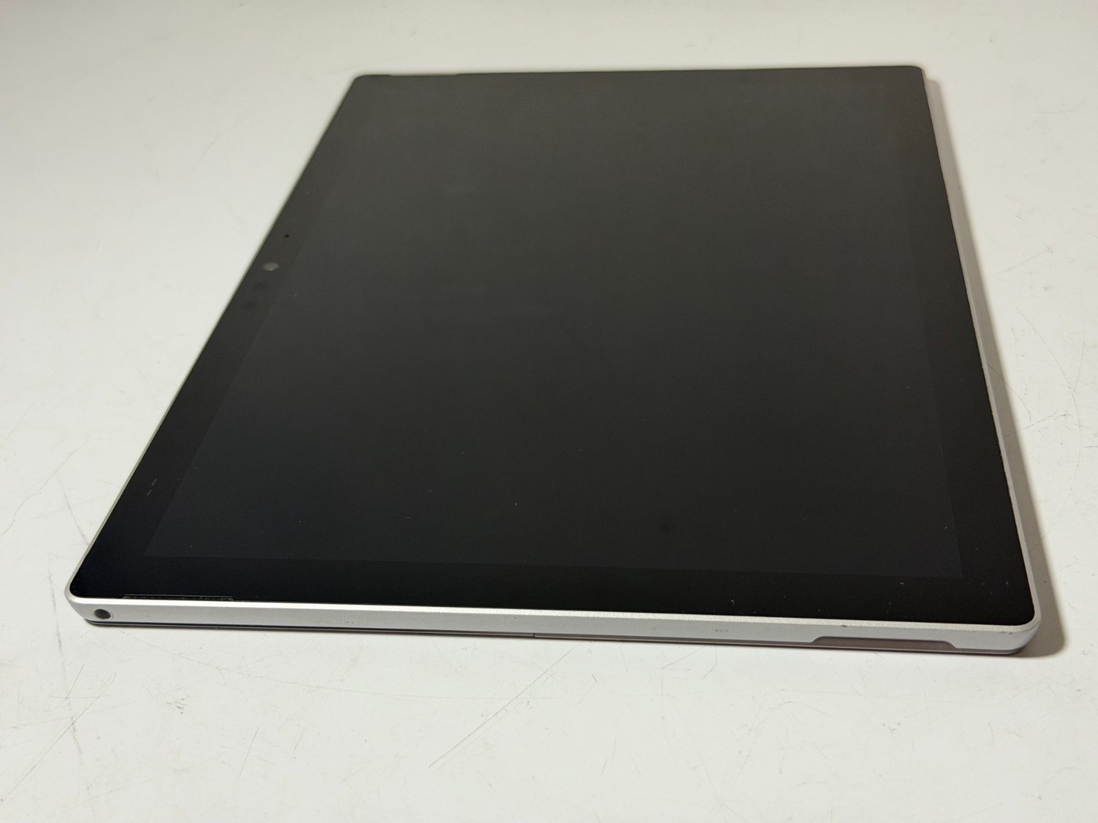 Microsoft Surface Pro 5 1796 12.6″ i7-7660U 8GB 256GB SSD with Keyboard