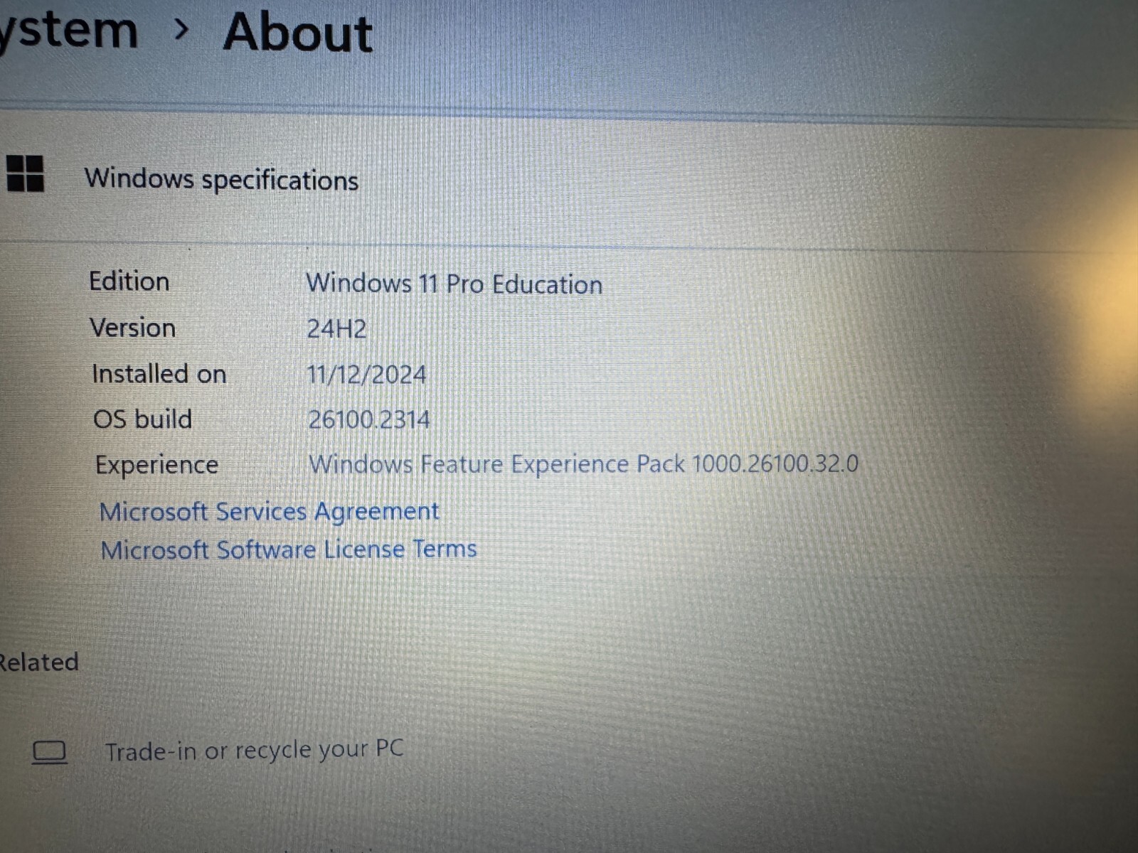 Lenovo 14 In (128GB, AMD Athlon Gold 3150U Dual-Core Processor, 4GB, 3.3GHz) SSD