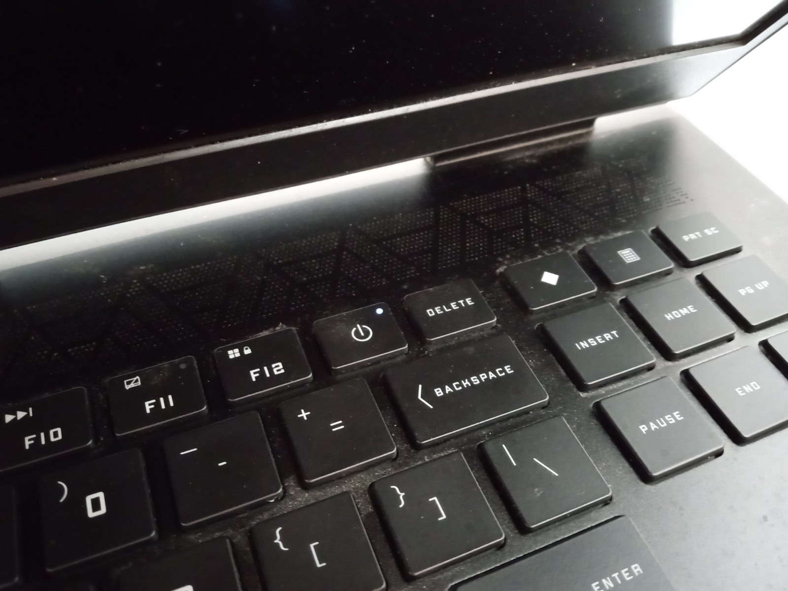 HP Omen 17-ck2095cl Laptop Intel i9-13900HX Nvidia RTX 4080 – PARTS – READ!