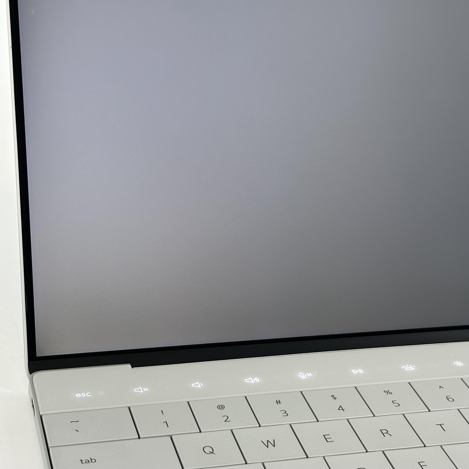 Dell XPS 13 Plus 9320 Silver UHD+ TOUCH 2.1 GHz i7-1260P 16GB 512GB SSD Good