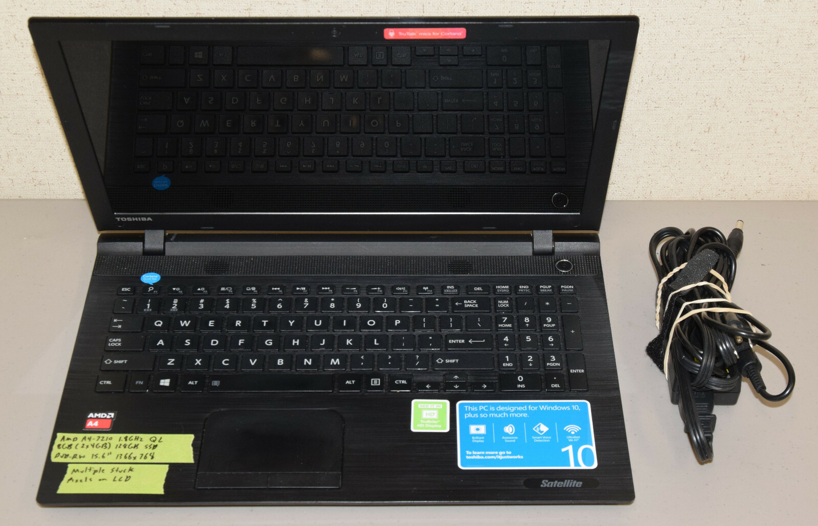 FLAWED LCD Toshiba Satellite C55D-C5271 15.6″ AMD A4-7210 1.8GHz Quad Core 8GB