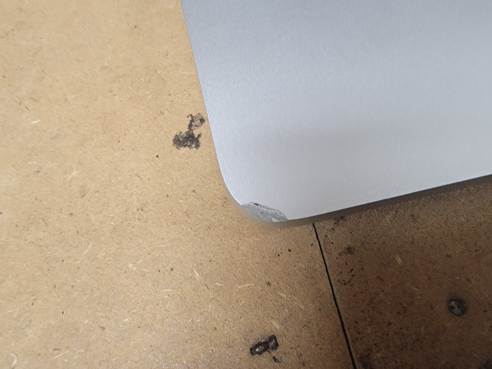 Apple MacBook Pro “Core i5″ 8GB 120GB 13” Early 2015 – A1502 – BROKEN SCREEN