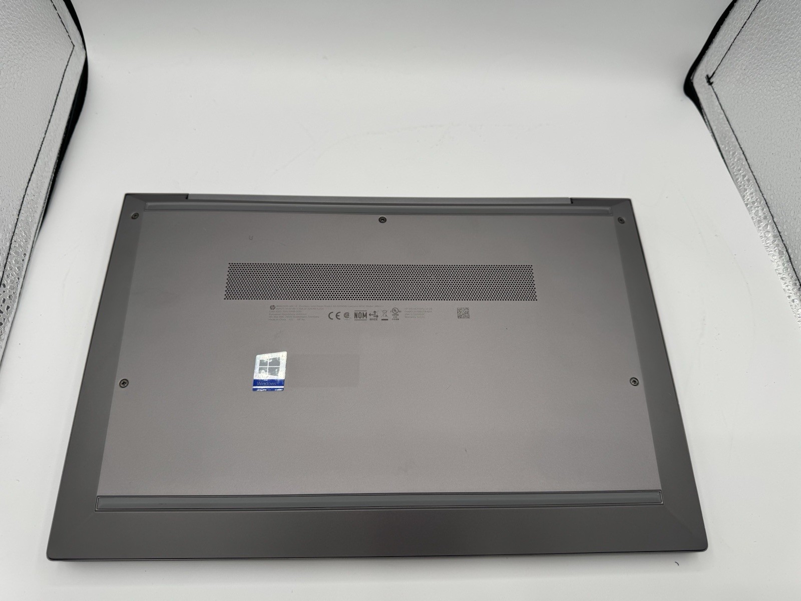 HP ZBook Firefly 14 G8 Win 11 Pro i7-1165G7 16GB RAM 256GB | NVIDIA T500 | Good