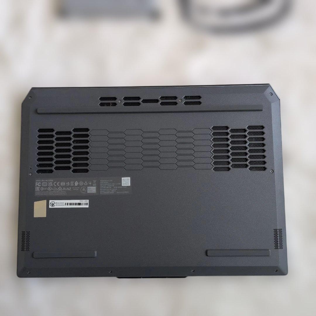 Lenovo LOQ 15IRX9 15.6″ i5-13450HX 16GB 512GB SSD GeForce RTX 3050