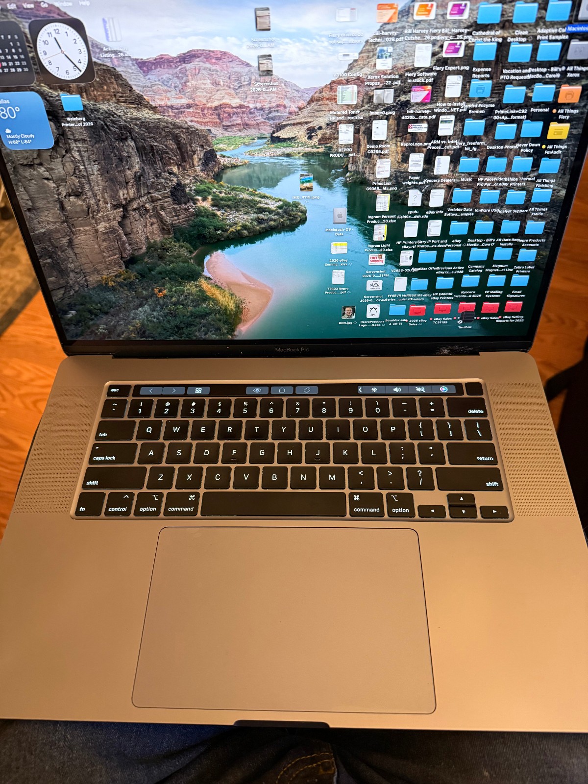 Apple MacBook Pro 2019 16″ Core i9 2.4 Ghz – 32GB – 2TB SSD Mac OS Tahoe 26.1