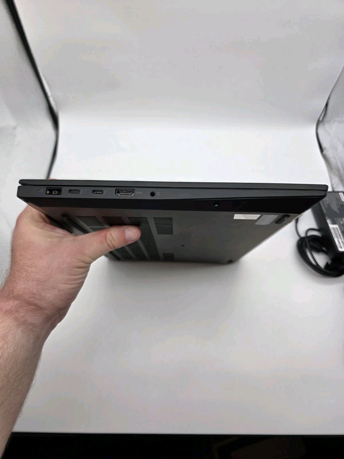 Thinkpad P1 Gen 4 i7-11850H 16″ WQUXGA 4K+ TOUCHSCREEN 32GB 1TB Nvidia T1200