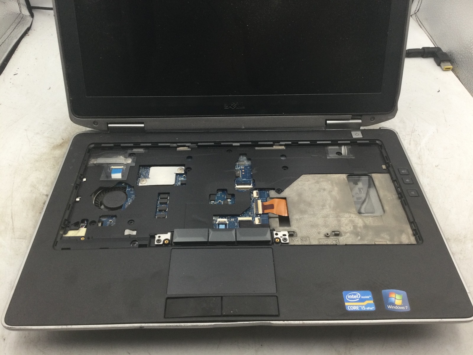 DELL LATITUDE E6320 – FOR PARTS / NO POWER – INTEL I5 – NO RAM -READ DESC – BB