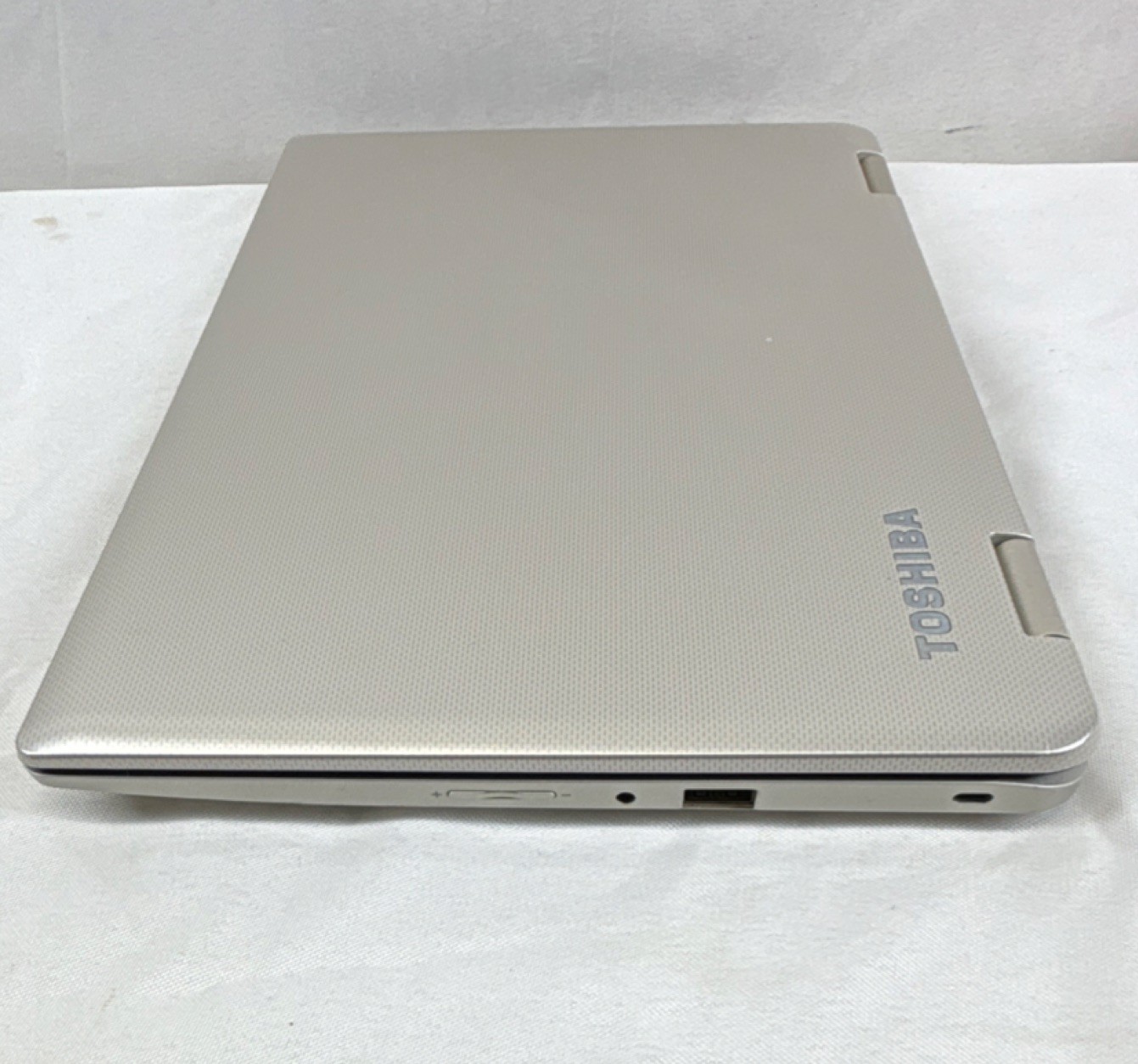 Toshiba Satellite L15W-B1303 Notebook Laptop Intel Processor Silver