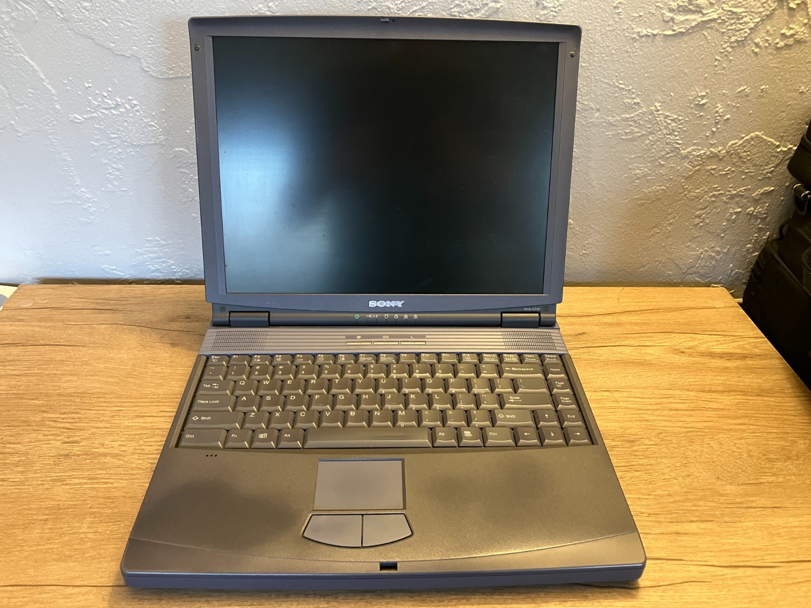 Sony VAIO PCG-F270 Notebook VINTAGE – Pentium II 333, 192Mb Ram, WiFi – WORKS!!!
