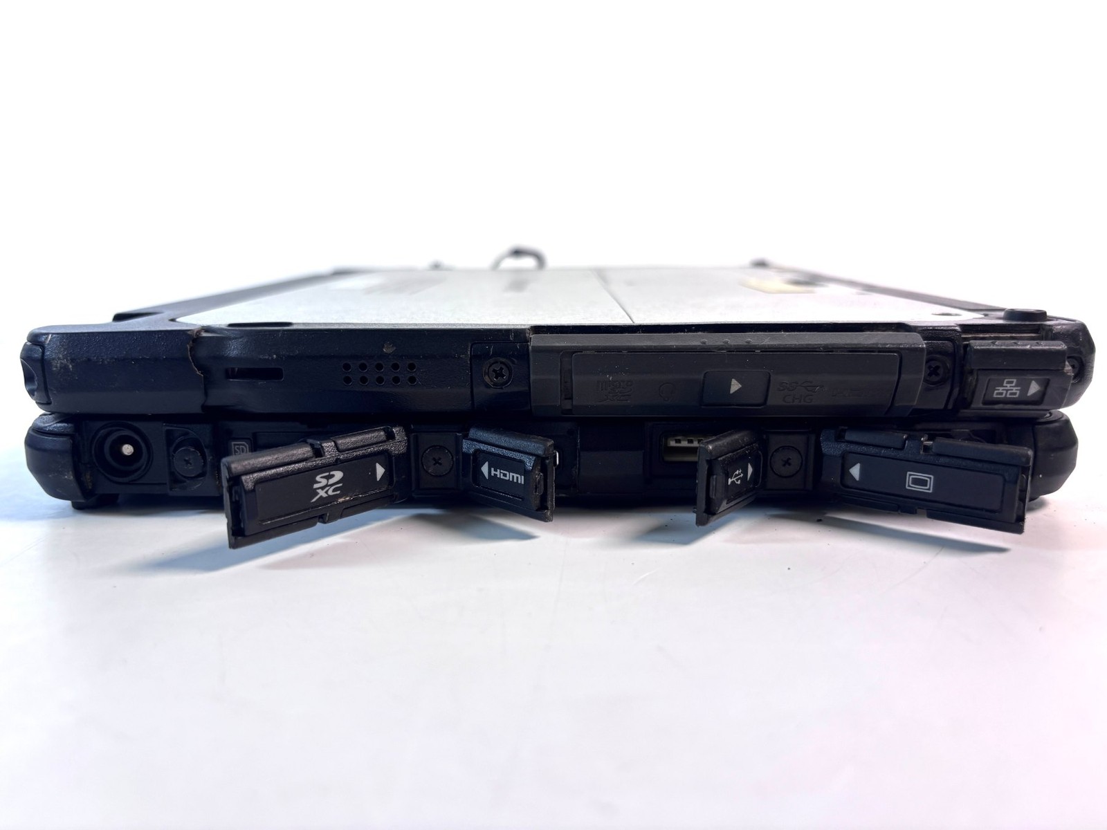Panasonic CF-20 Toughbook – 13″ FHD, 1.6GHz i5, 8GB RAM, 1TB SSD